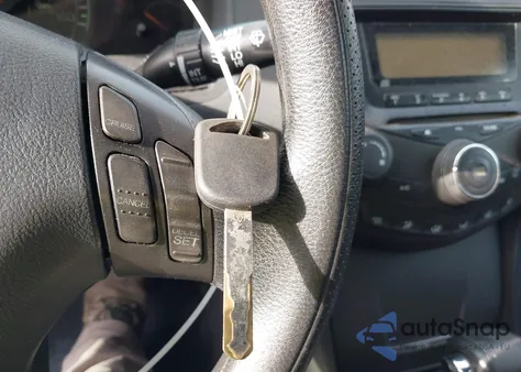 2003 Honda Accord 2.4 Lx z USA, uszkodzony, nr VIN 1HGCM56353A050697